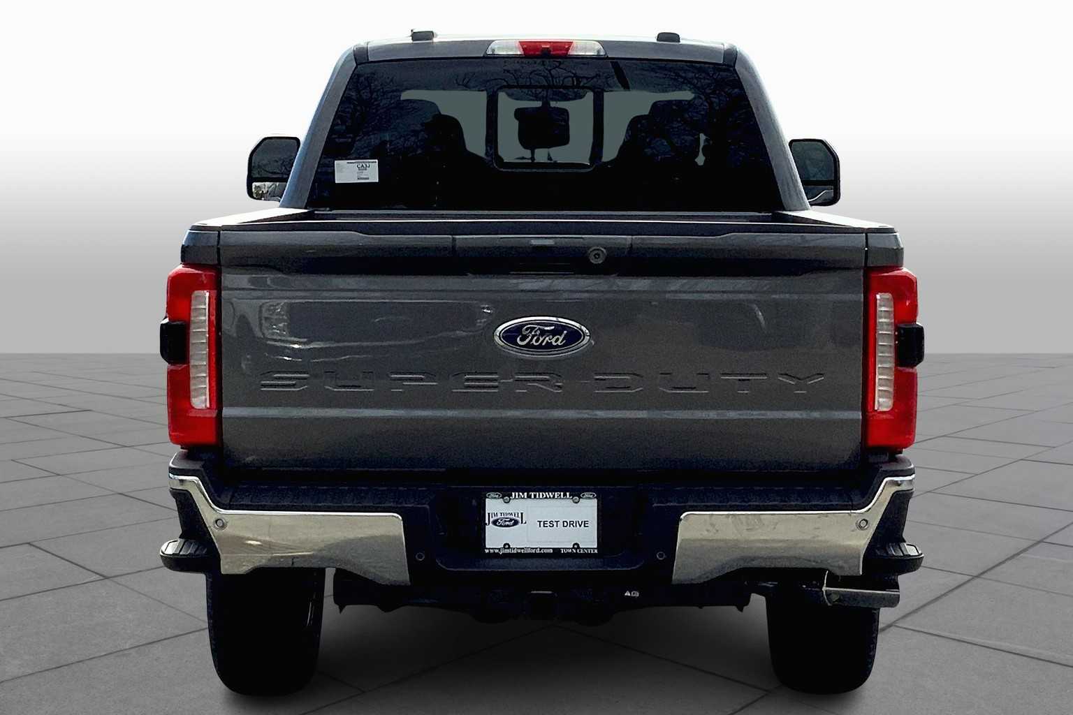 2025 Ford F-250 Lariat photo 4