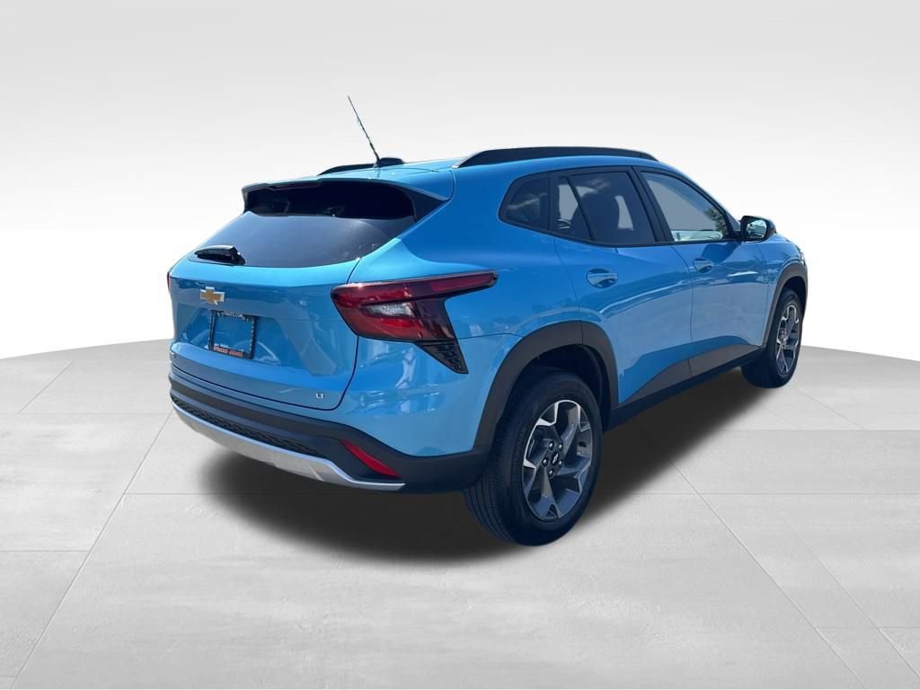 2025 Chevrolet Trax LT photo 5