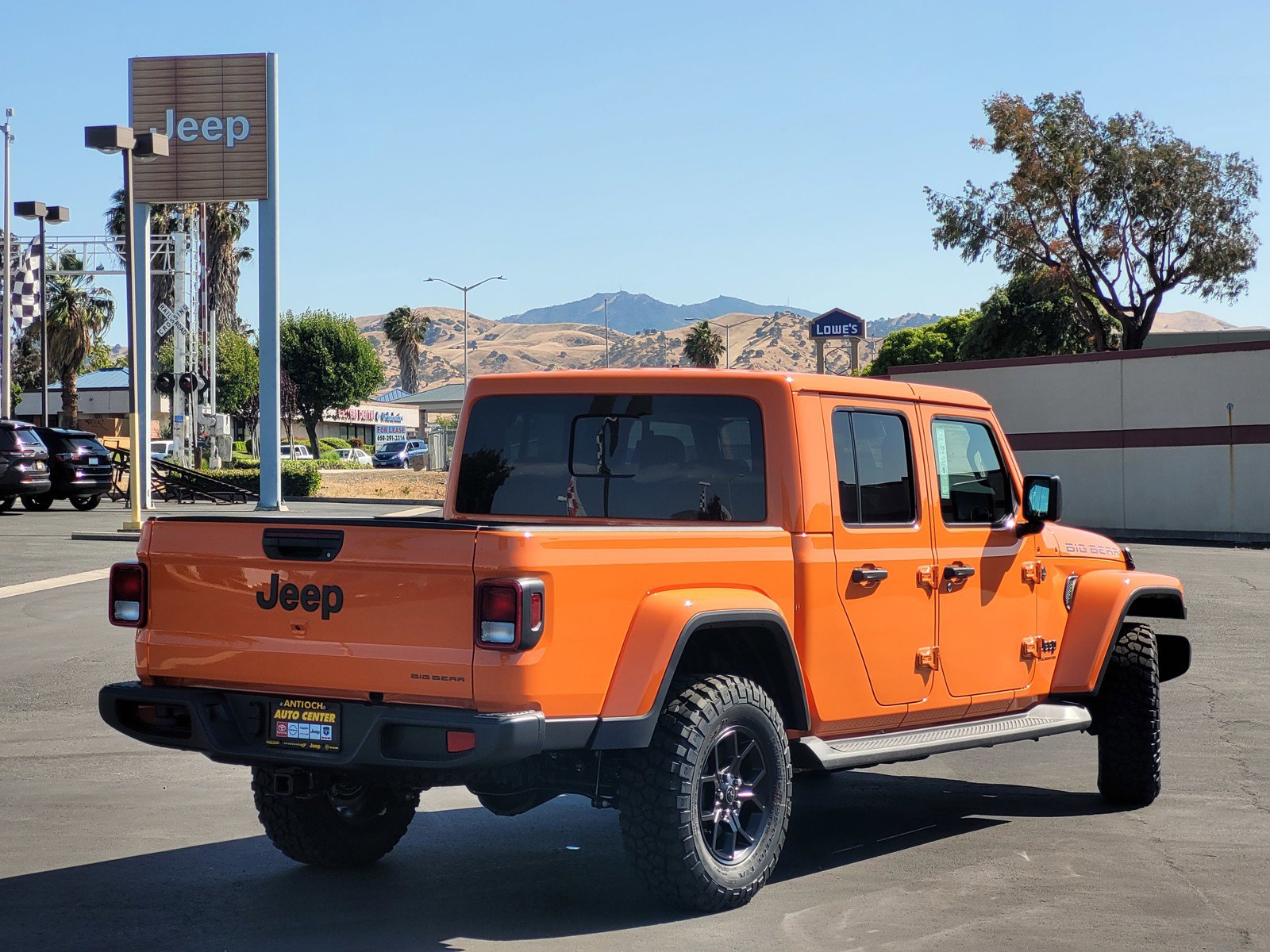 2025 Jeep Gladiator Sport photo 3