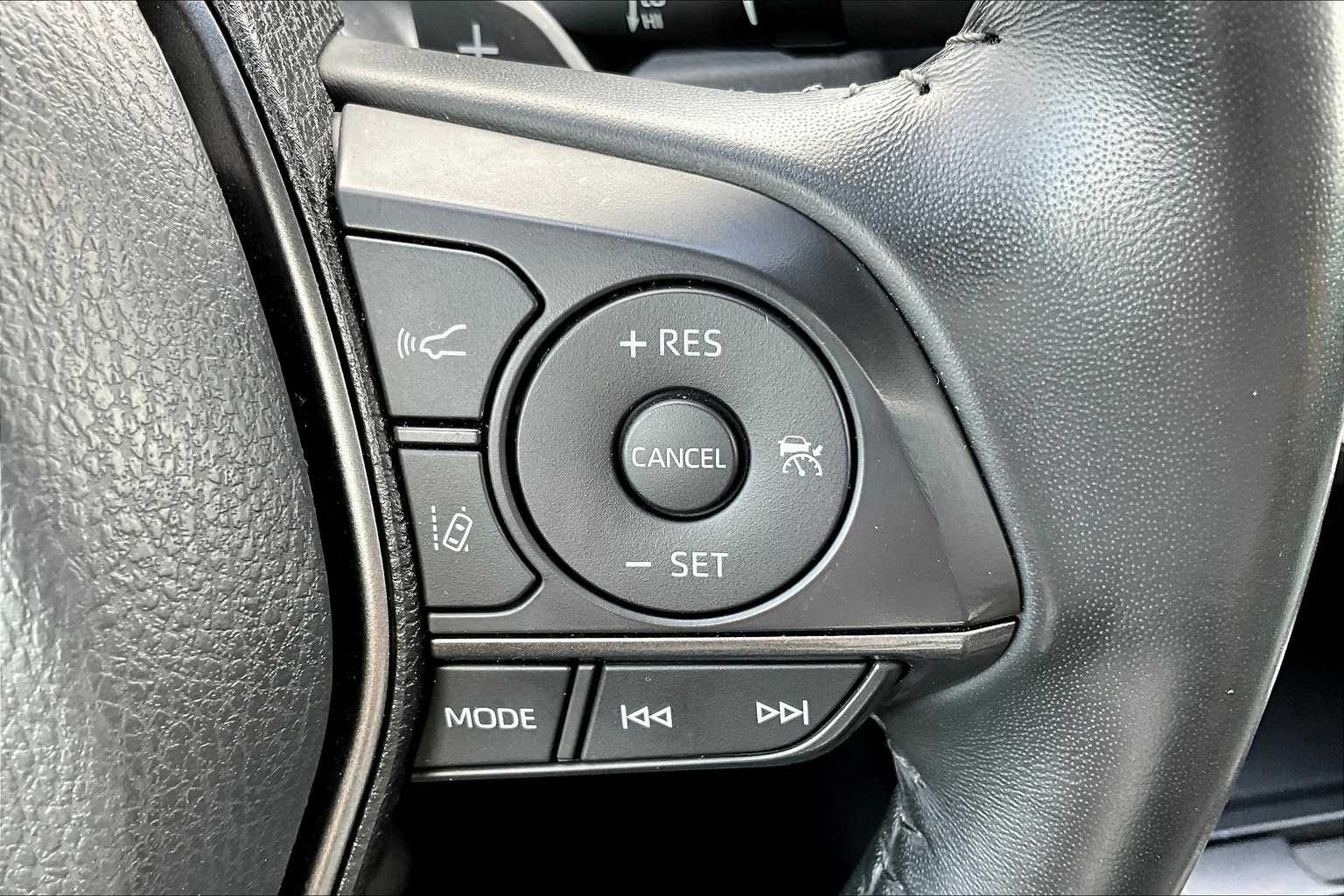 2023 Toyota Camry SE photo 18