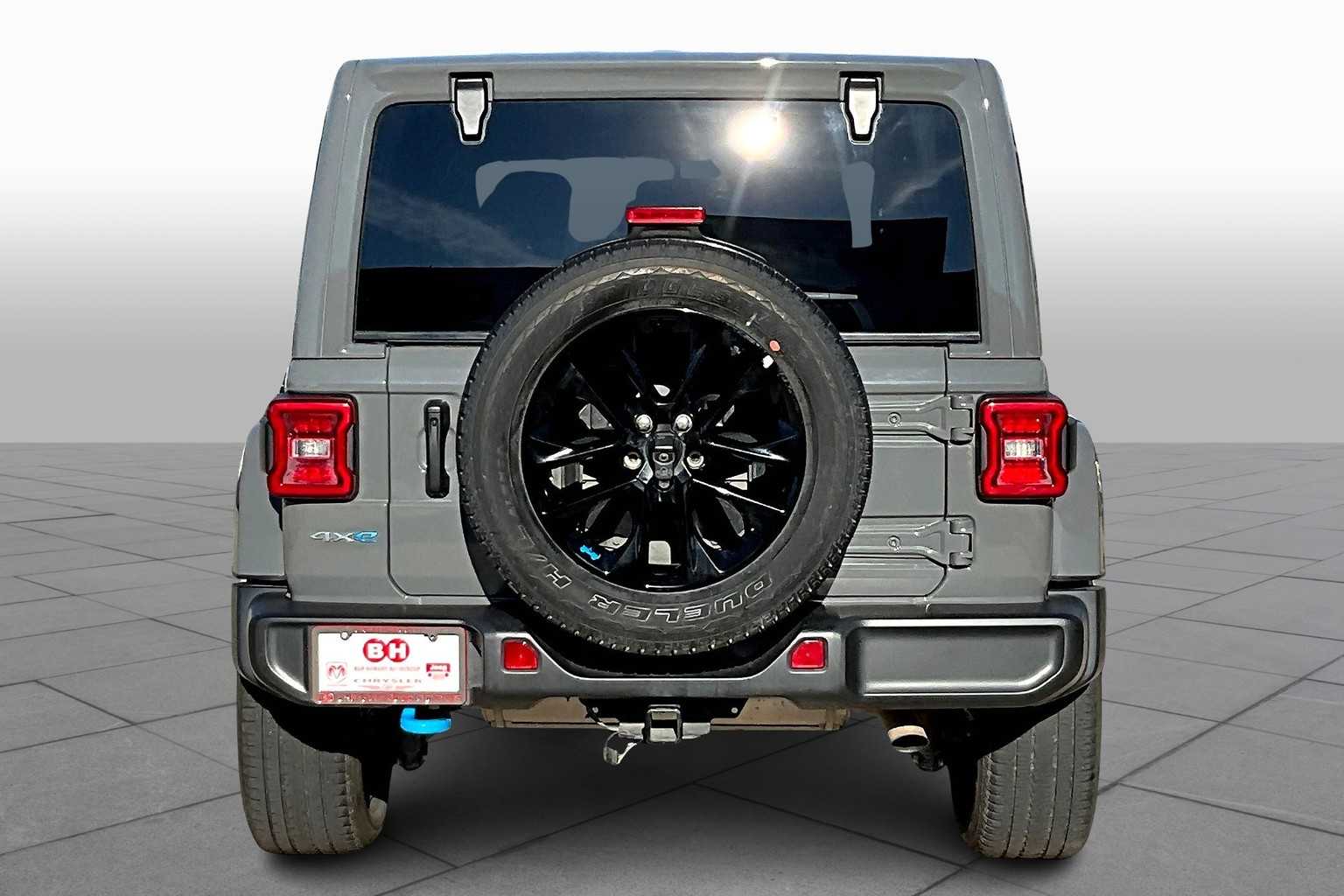 2022 Jeep Wrangler 4xe Unlimited Sahara photo 4