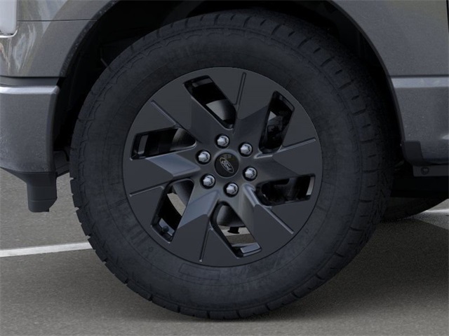 2025 Ford F-150 Lightning Lariat photo 19