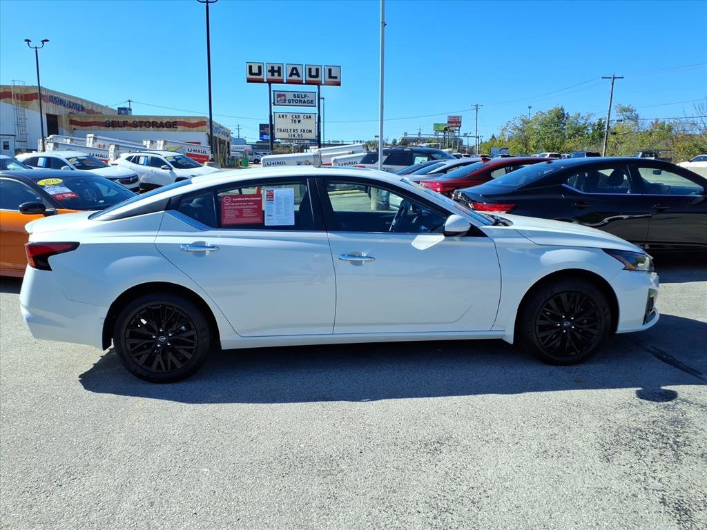 2025 Nissan Altima 2.5 SV photo 2