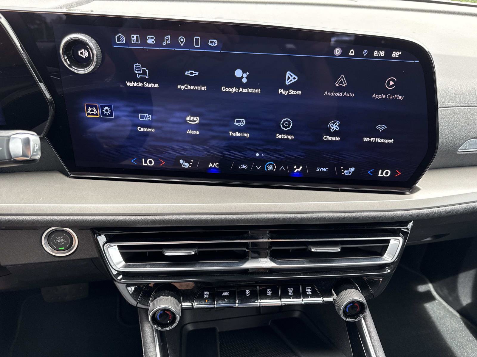 2025 Chevrolet Traverse photo 23