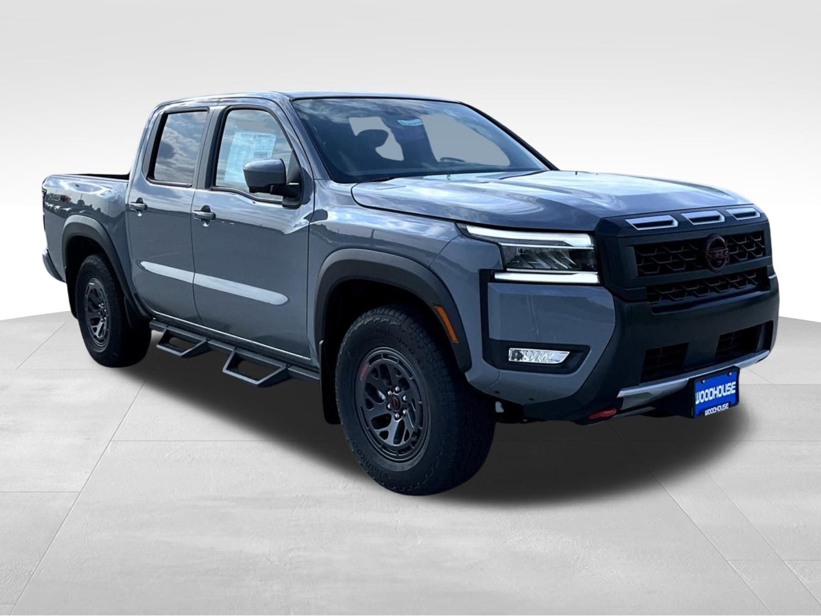 2025 Nissan Frontier PRO-4X photo 3