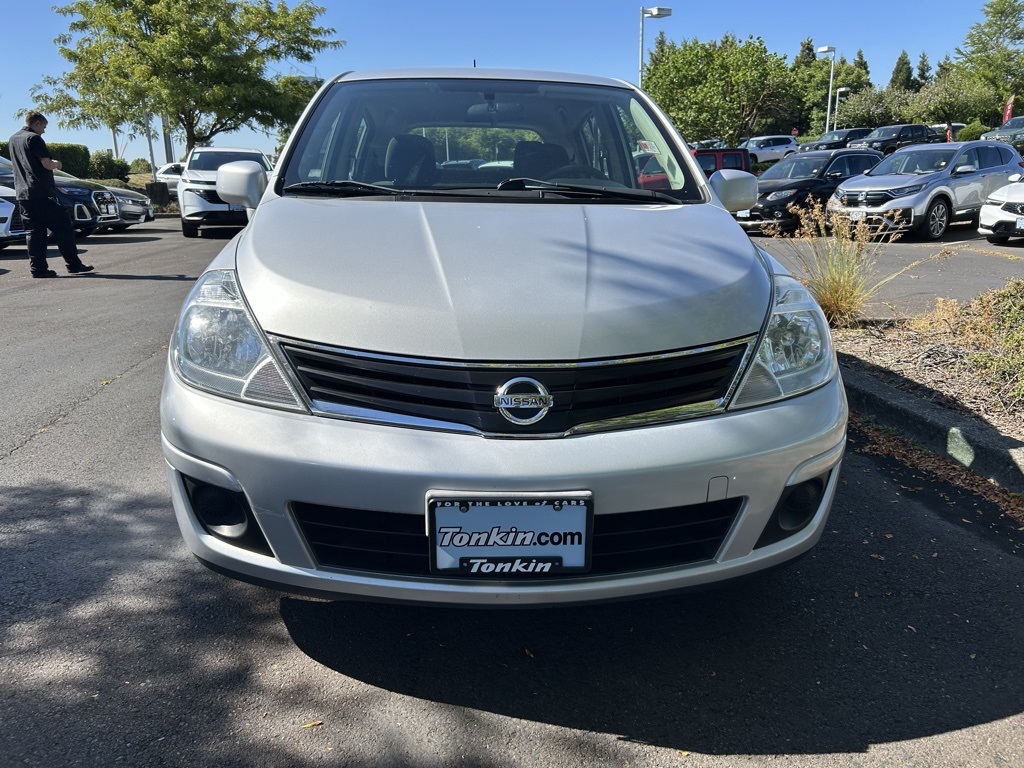 2012 Nissan Versa 1.8 S photo 2