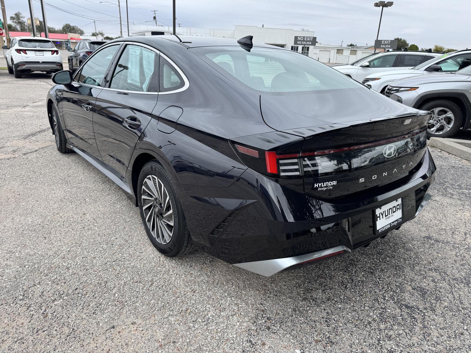 2024 Hyundai Sonata Hybrid SEL photo 3