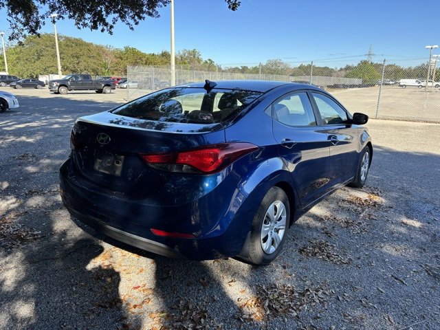 2016 Hyundai Elantra SE photo 3
