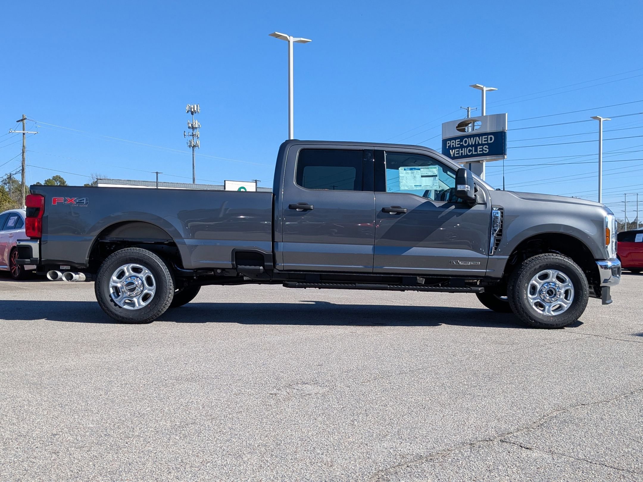 2025 Ford F-350 XLT photo 4
