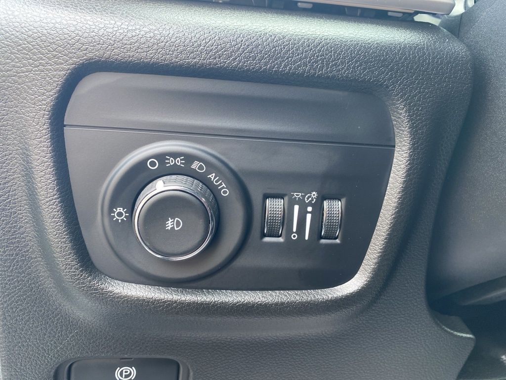 2023 Jeep Grand Cherokee Limited photo 14