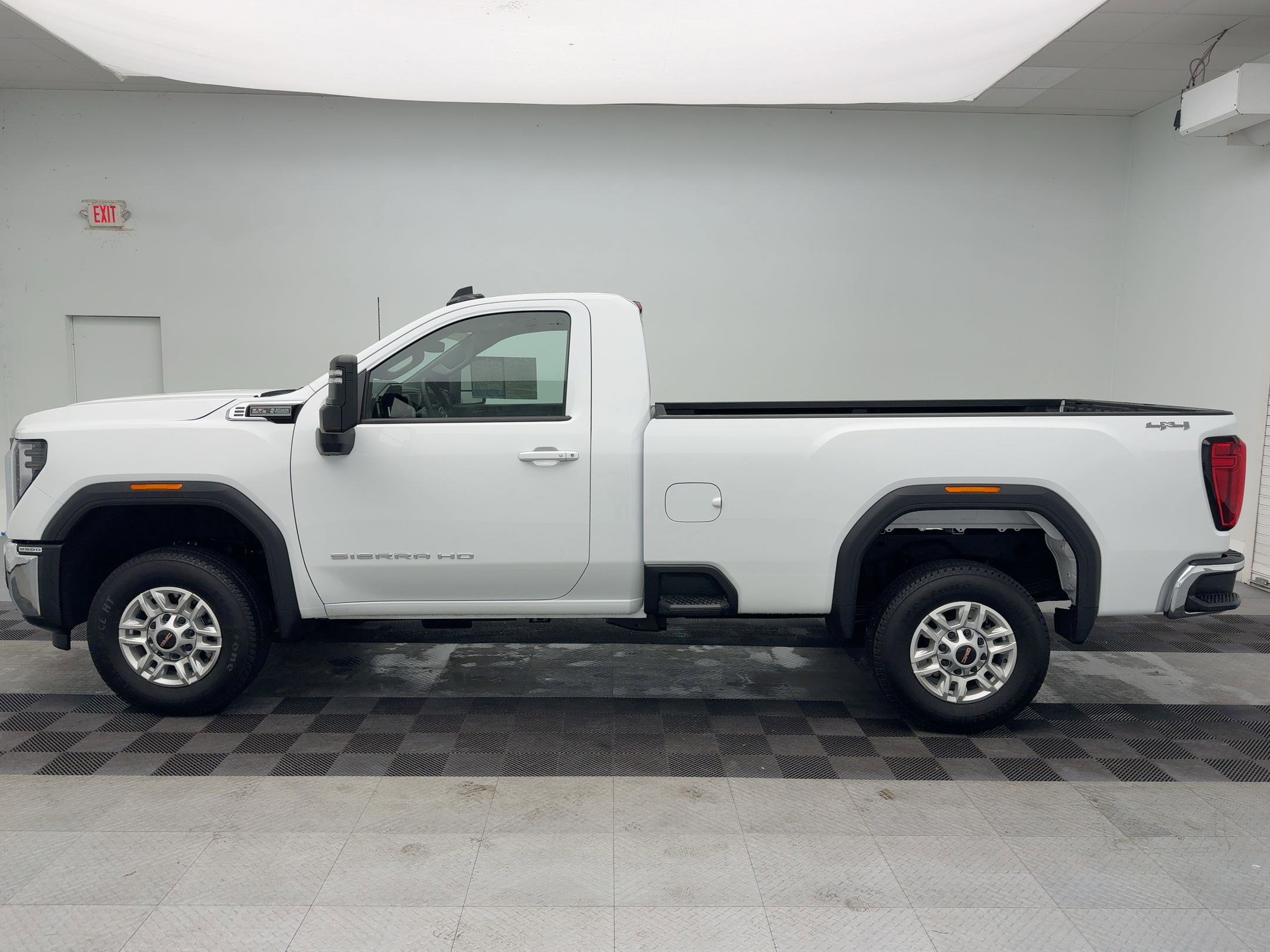 2025 Gmc Sierra 2500 HD SLE photo 2