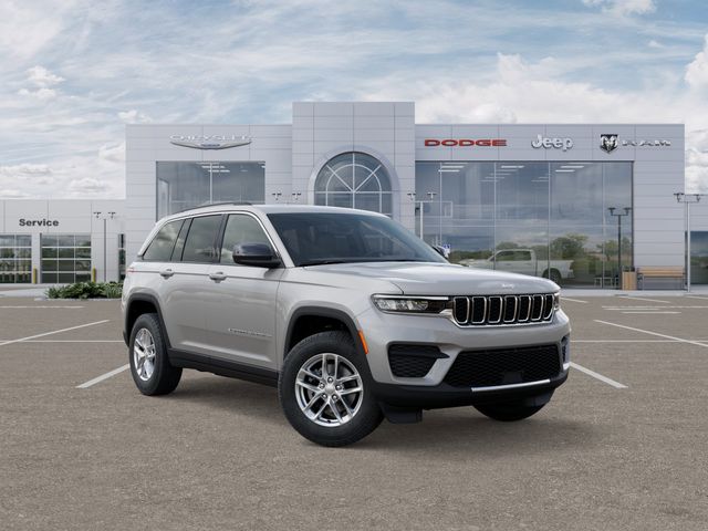2025 Jeep Grand Cherokee Laredo X photo 3