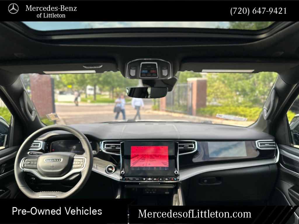 2023 Jeep Wagoneer Series II photo 16