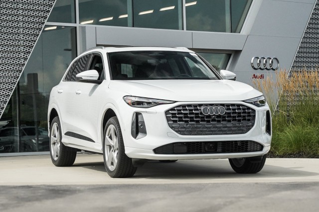 2025 Audi Q5 Premium Plus