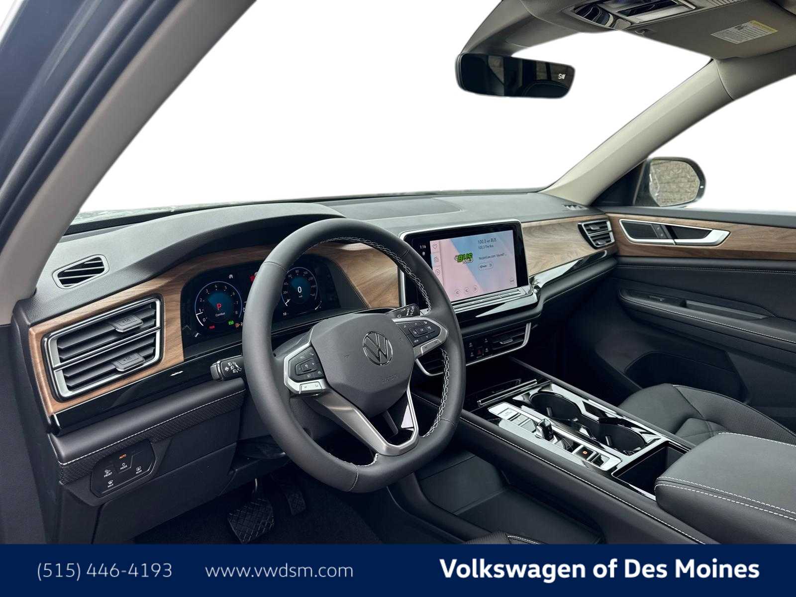 2025 Volkswagen Atlas SE Technology photo 2