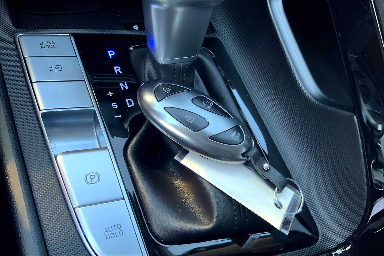 2025 Hyundai Elantra SEL Convenience photo 13