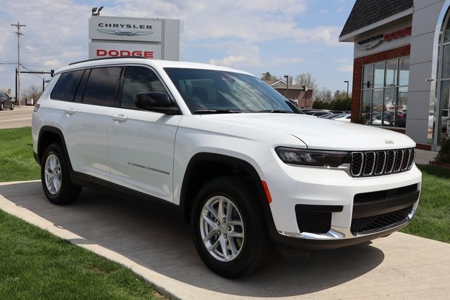 2025 Jeep Grand Cherokee Laredo X photo 2