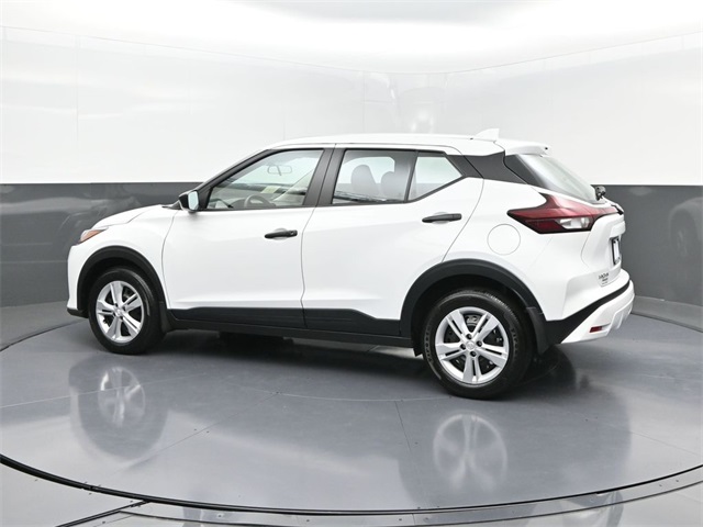 2025 Nissan Kicks Play S photo 3