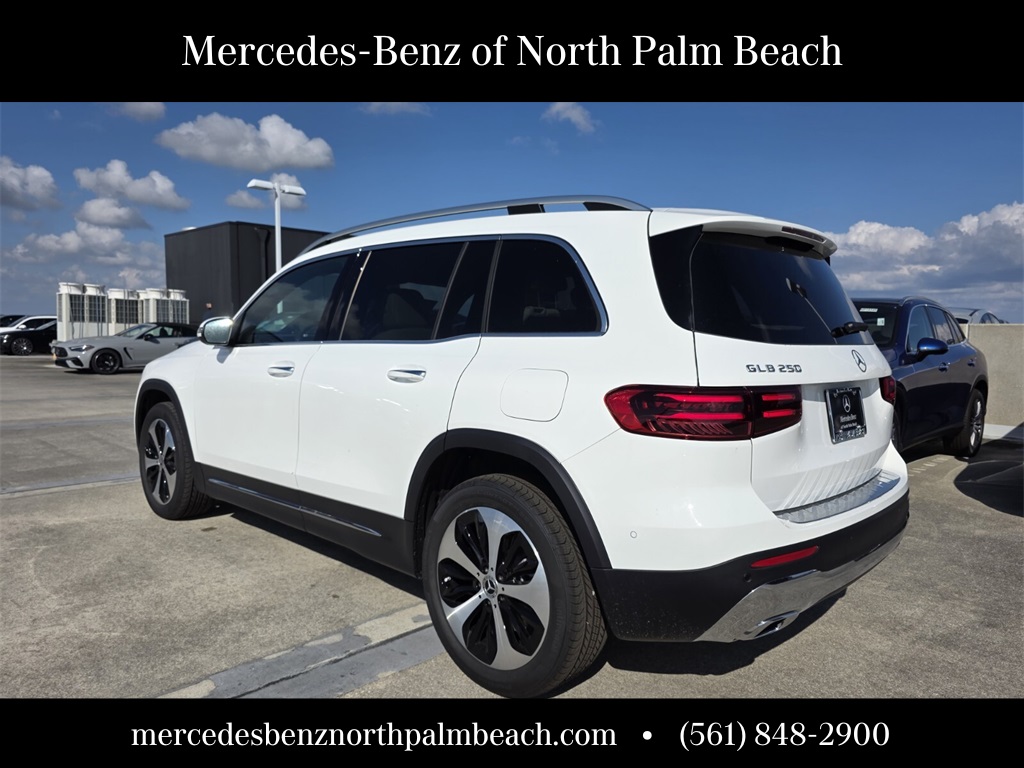 2026 Mercedes Benz GLB 250 photo 2