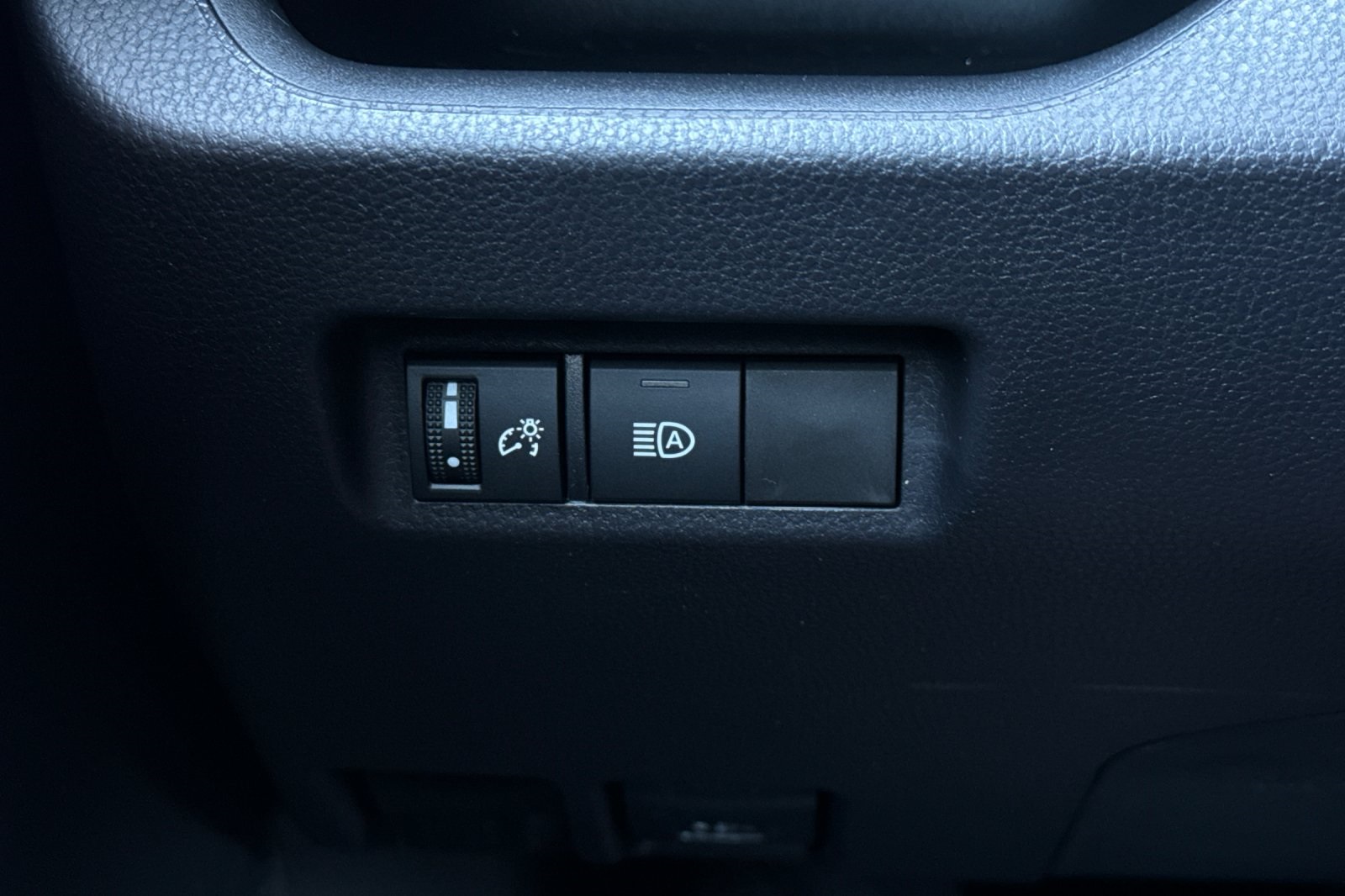 2025 Toyota RAV4 LE photo 26