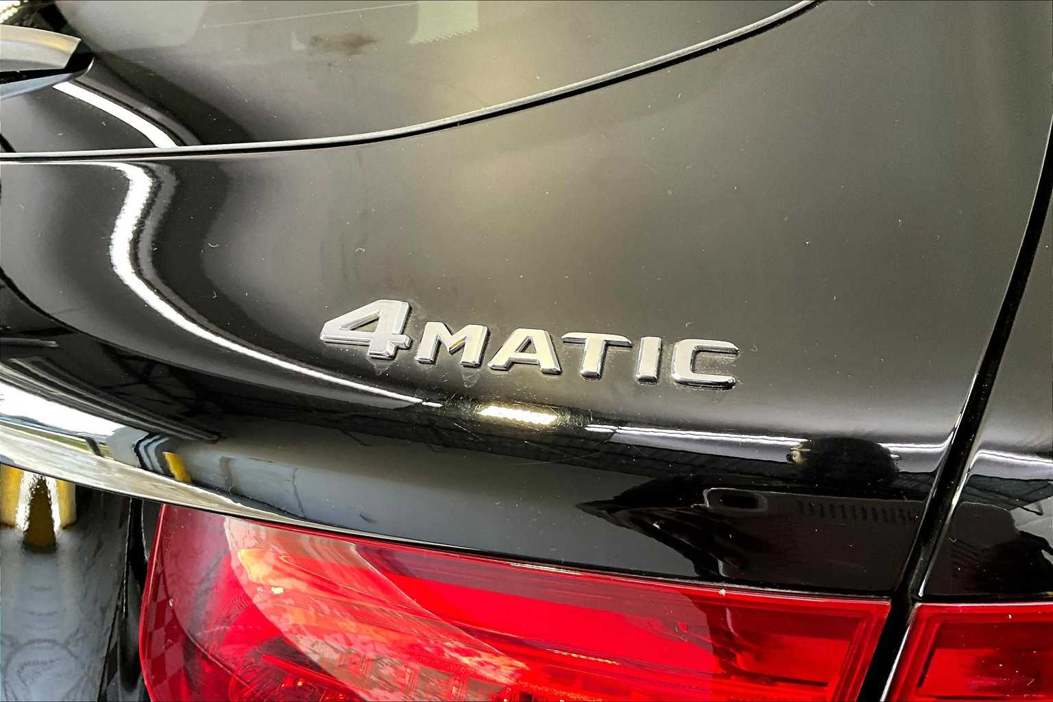 2019 Mercedes Benz GLC 300 4MATIC photo 6