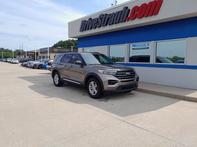 2021 Ford Explorer XLT photo 2