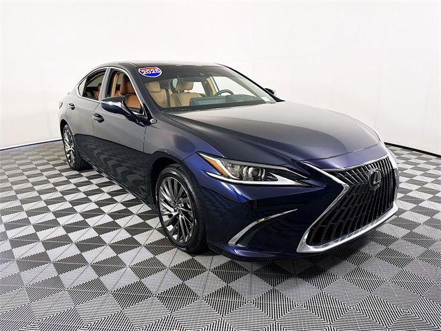 2025 Lexus ES Hybrid 300h Luxury's photo