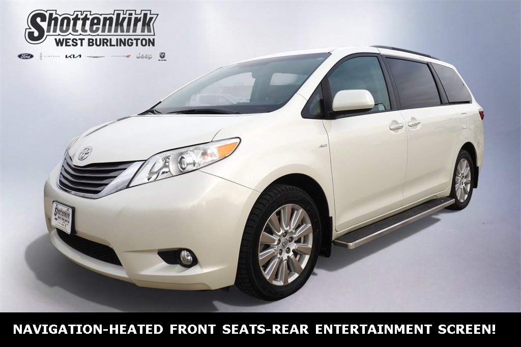 2017 Toyota Sienna XLE Premium's photo