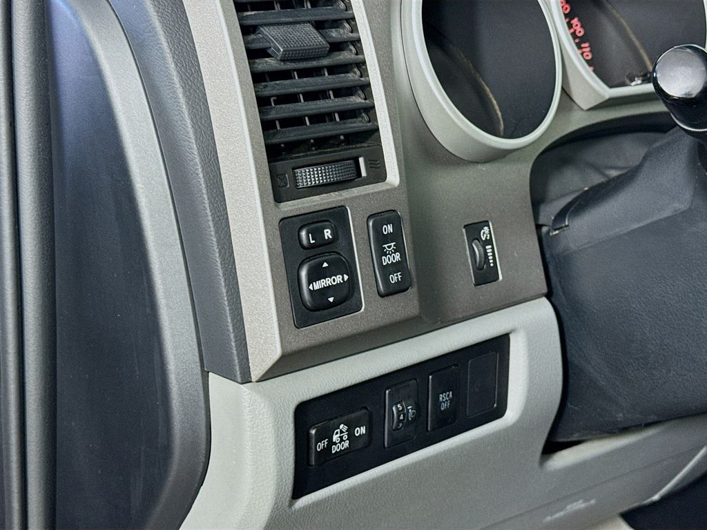 2011 Toyota Tundra Grade photo 10