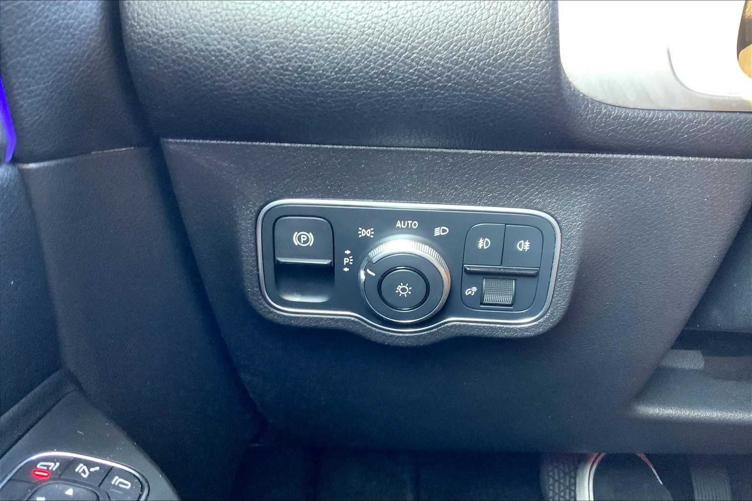 2022 Mercedes Benz GLB 250 photo 33