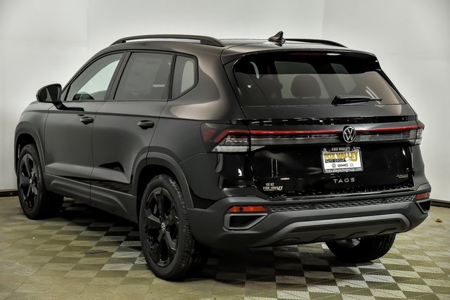 2025 Volkswagen Taos SE photo 3