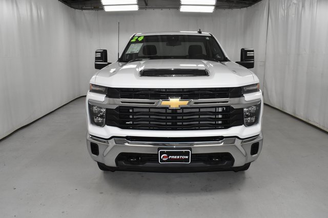 2024 Chevrolet Silverado 2500HD LT photo 3