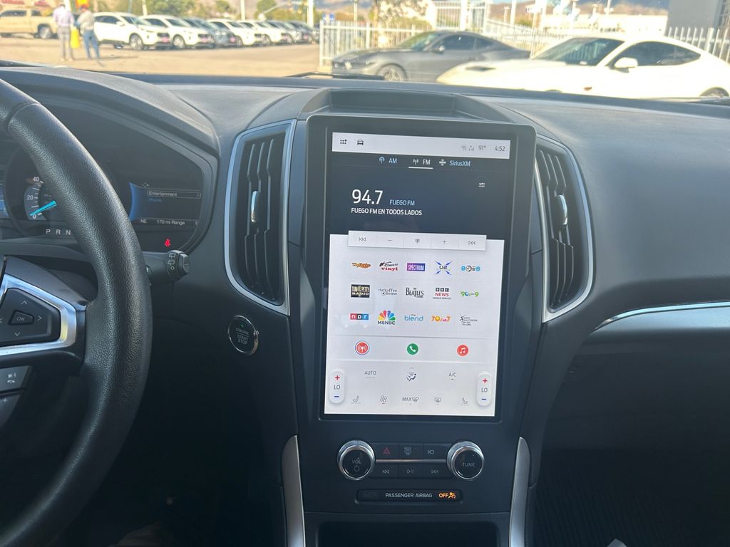 2024 Ford Edge SEL photo 9