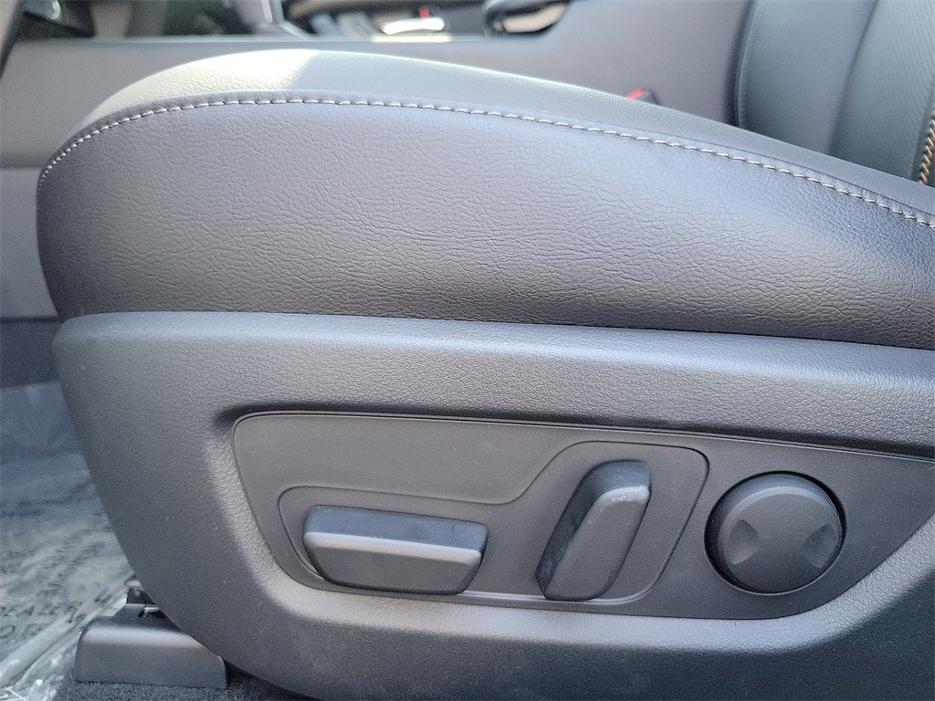 2025 Mazda CX-50 Premium Plus photo 11