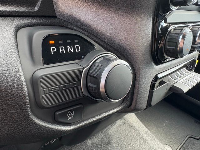 2025 Ram 1500 Tradesman photo 16