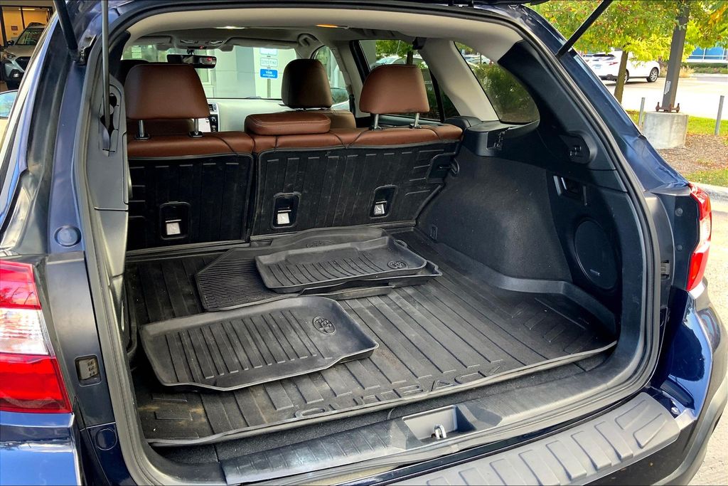 2018 Subaru Outback 2.5i Touring photo 26