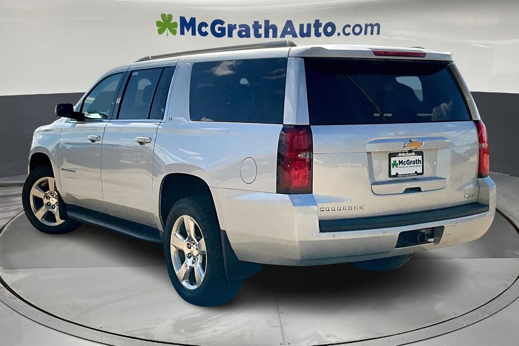 2019 Chevrolet Suburban LT photo 4