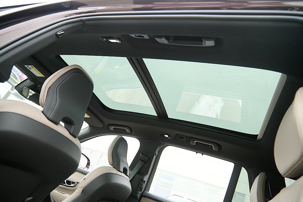 2026 VOLVO XC90 - Image 22