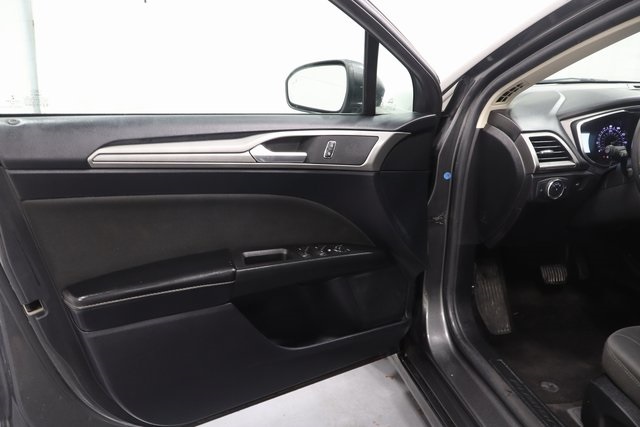 2020 Ford Fusion SE photo 10