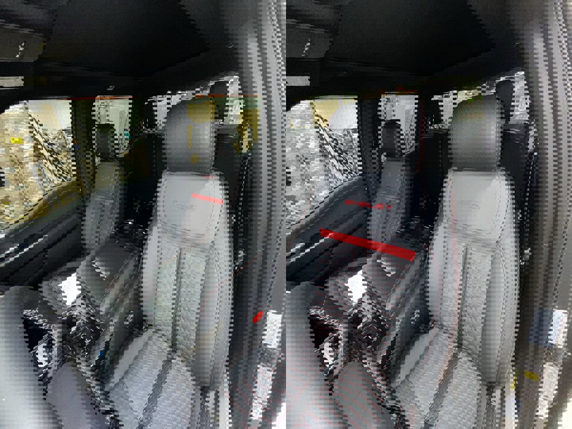 2025 Ford F-150 Lariat photo 2