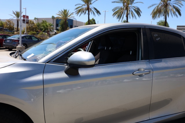2020 Toyota Camry LE photo 9