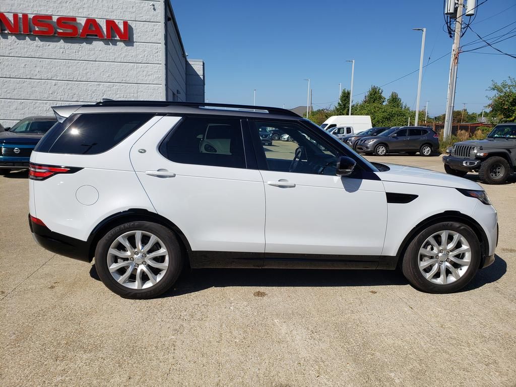 2018 Land Rover Discovery HSE photo 12