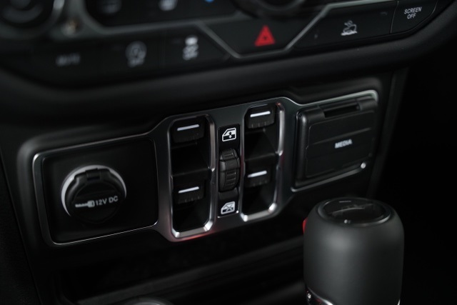 2025 Jeep Gladiator Sport photo 11