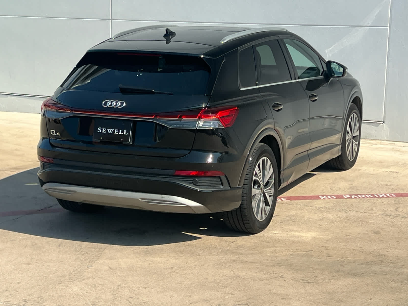2023 Audi Q4 40 E-tron Premium Plus photo 4