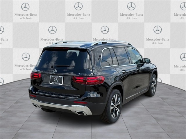 2025 Mercedes Benz GLB 250 4MATIC photo 3