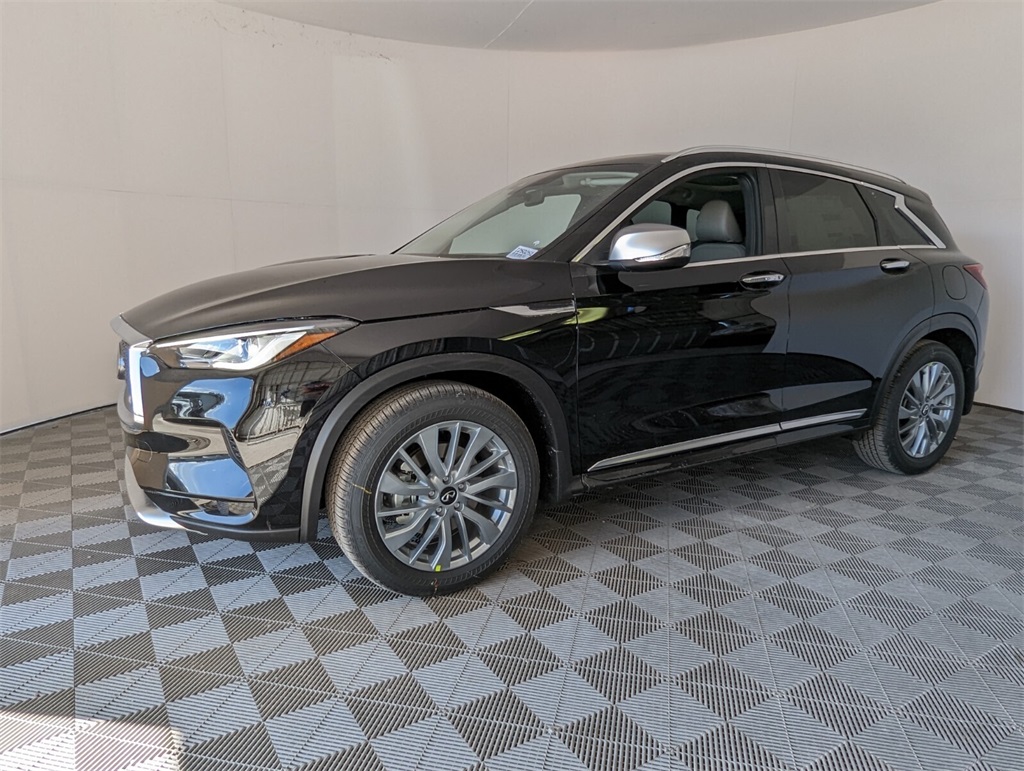 2025 Infiniti QX50 Luxe AWD photo 4