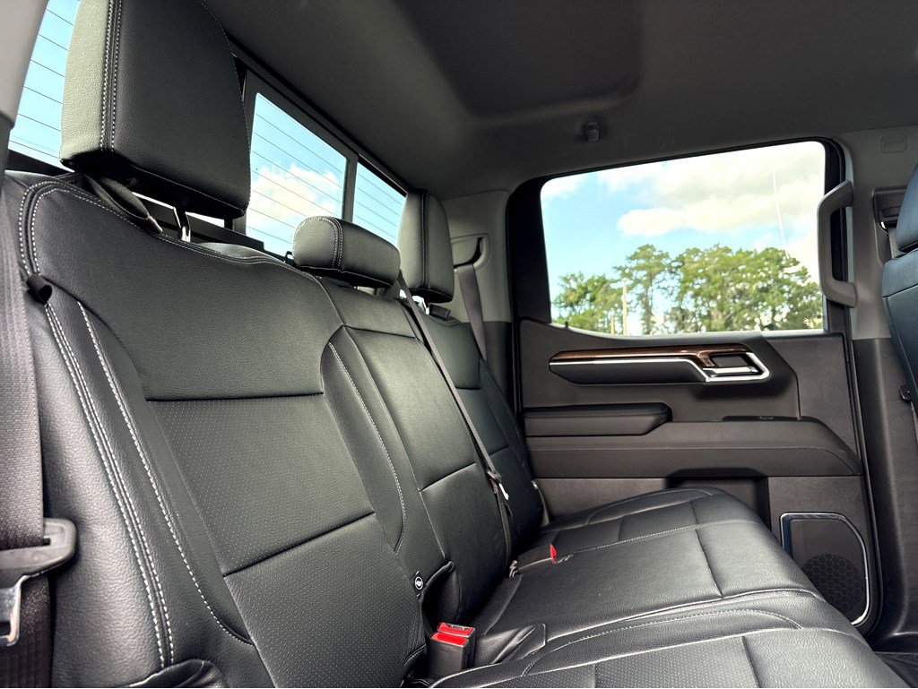 2024 Chevrolet Silverado 1500 RST photo 12