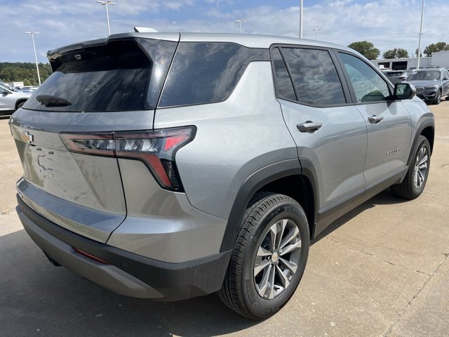 2026 Chevrolet Equinox LT photo 2