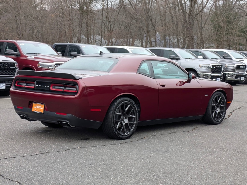 2017 Dodge Challenger R/T photo 3