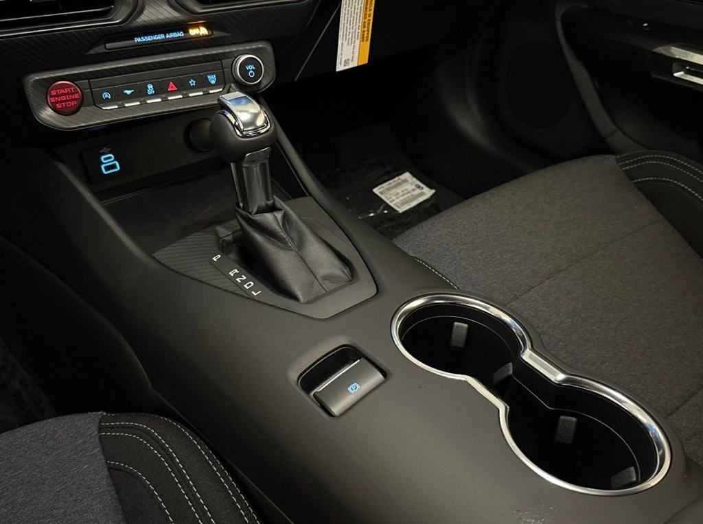 2025 Ford Mustang EcoBoost Premium photo 8